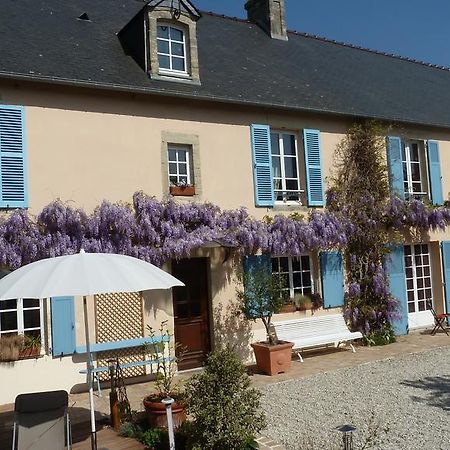 Les Volets Bleus Bed & Breakfast Saint-Martin-des-Entrées Exterior foto