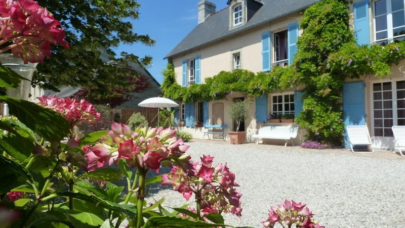 Les Volets Bleus Bed & Breakfast Saint-Martin-des-Entrées Exterior foto